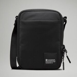 Lululemon Easy Access Crossbody Bag Belt Unisex Mens Womens Black Athletic
